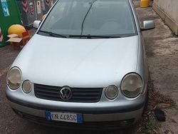 Grigio Usata 2004 VW Polo Tre volumi | 990 € (Buon prezzo)