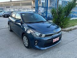 Blu Usata 2018 Kia Rio Tre volumi | 8700 € (Buon prezzo)