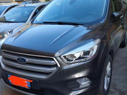 Grigio Usata 2018 Ford Kuga SUV | 17.300 € (Cara)