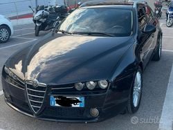 Nero Usata 2009 Alfa Romeo 159 Tre volumi | 4000 € (Cara)