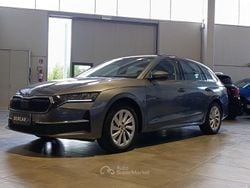 Argento Usata 2024 Skoda Octavia Executive Station wagon | 27.200 € (Buon prezzo)