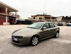 Grigio Usata 2006 Alfa Romeo 159 Tre volumi | 2490 € (Buon prezzo)
