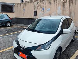 Bianco Usata 2016 Toyota Aygo Due volumi | 8499 € (Buon prezzo)