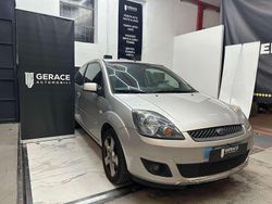 Argento Usata 2008 Ford Fiesta Titanium Tre volumi | 2900 € (Buon prezzo)
