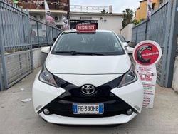 Bianco Usata 2016 Toyota Aygo X-wave Due volumi | 8499 € (Cara)