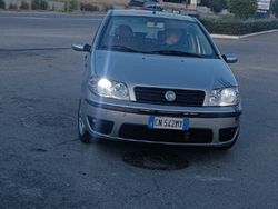 Grigio Usata 2007 Fiat Punto Due volumi | 1300 € (Buon prezzo)
