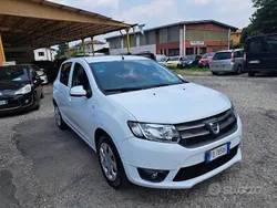 Bianco Usata 2016 Dacia Sandero Lauréate Due volumi | 5900 € (Buon prezzo)