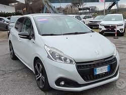 Bianco Usata 2018 Peugeot 208 GT-line Due volumi | 11.950 € (Buon prezzo)