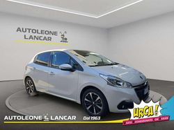 Grigio Usata 2019 Peugeot 208 Signature Sky Due volumi | 8680 € (Buon prezzo)