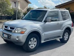 Grigio Usata 2005 Mitsubishi Pajero Intense SUV | 7990 € (Buon prezzo)