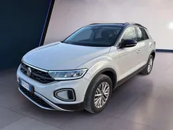 Beige Usata 2023 VW T-Roc Life SUV | 22.900 € (Buon prezzo)