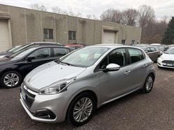 Argento Usata 2018 Peugeot 208 Allure Due volumi | 5900 € (Ottimo prezzo)
