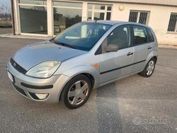 Grigio Usata 2003 Ford Fiesta Tre volumi | 1500 € (Ottimo prezzo)