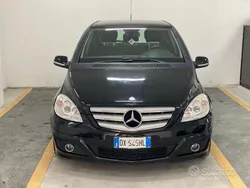 Mercedes B200