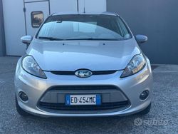 Argento Usata 2010 Ford Fiesta Titanium Due volumi | 2900 € (Buon prezzo)