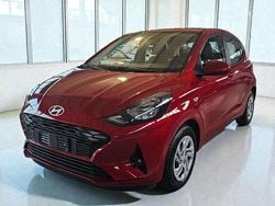 Rosso metallizzato Usata 2025 Hyundai i10 Essential Due volumi | 14.500 € (Buon prezzo)