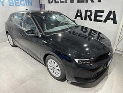 Nero Nuova 2025 Opel Astra Edition Tre volumi | 24.100 € (Buon prezzo)
