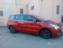 Rosso Usata 2011 Peugeot 5008 Monovolume | 5500 € (Buon prezzo)