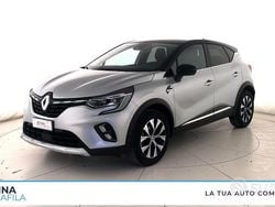 Grigio chiaro/tetto nero Usata 2024 Renault Captur Techno SUV | 13.900 € (Super prezzo)