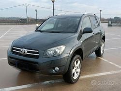 Grigio Usata 2006 Toyota RAV4 Luxury SUV | 8500 € (Molto cara)