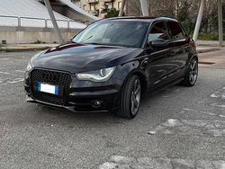 Nero Usata 2012 Audi A1 Ambition Due volumi | 13.499 € (Molto cara)