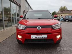 Rosso(met.) Usata 2016 Ssangyong (KGM) Tivoli SUV | 10.800 € (Molto cara)