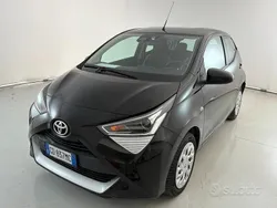 Midnight black met Usata 2021 Toyota Aygo X-play Due volumi | 11.900 € (Ottimo prezzo)