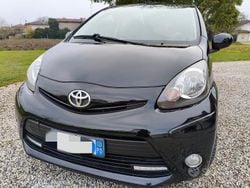 Nero Usata 2012 Toyota Aygo Lounge Due volumi | 6900 € (Buon prezzo)