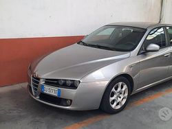 Grigio Usata 2007 Alfa Romeo 159 Tre volumi | 4000 € (Molto cara)