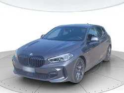 Grigio daytona Usata 2021 BMW 118 M Sport Due volumi | 25.900 € (Buon prezzo)