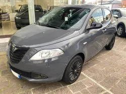 Grigio pastello Usata 2014 Lancia Ypsilon S Due volumi | 6990 € (Buon prezzo)