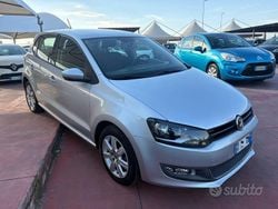 Grigio Usata 2010 VW Polo Comfortline Tre volumi | 5900 € (Buon prezzo)