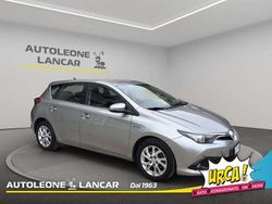 Grigio Usata 2015 Toyota Auris Hybrid Lounge Tre volumi | 9980 € (Buon prezzo)
