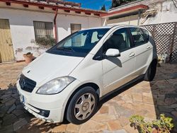Bianco Usata 2011 Mercedes A150 Monovolume | 1600 €