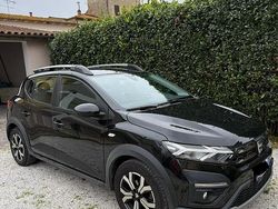 Nero Usata 2022 Dacia Sandero Stepway Tre volumi | 11.500 € (Buon prezzo)