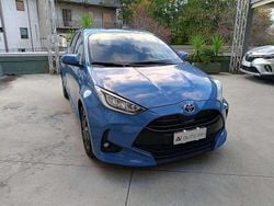 Blu/azzurro Usata 2021 Toyota Yaris Hybrid Trend Tre volumi | 17.450 € (Buon prezzo)