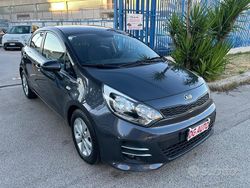 Grigio Usata 2016 Kia Rio Tre volumi | 7500 € (Cara)