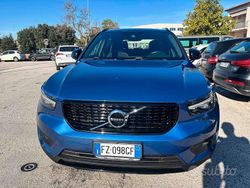 Blu/azzurro Usata 2020 Volvo XC40 R-Design SUV | 23.900 € (Buon prezzo)