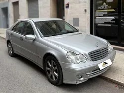 Grigio Usata 2004 Mercedes C220 Avantgarde Tre volumi | 2999 € (Buon prezzo)