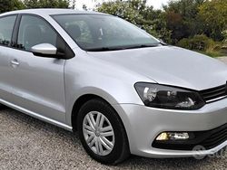 Argento Usata 2014 VW Polo Comfortline Tre volumi | 7500 € (Buon prezzo)