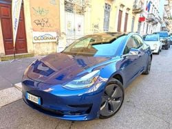 Blu/azzurro Usata 2020 Tesla Model 3 Long Range RWD Tre volumi | 24.900 € (Ottimo prezzo)