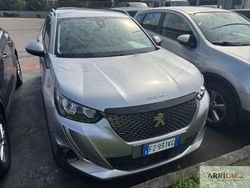 Argento Usata 2020 Peugeot 2008 Allure SUV | 15.400 € (Molto cara)
