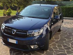 Blu/azzurro Usata 2018 Dacia Sandero Lauréate Due volumi | 8900 € (Buon prezzo)