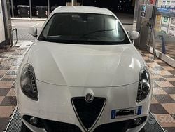 Bianco Usata 2016 Alfa Romeo Giulietta Tre volumi | 10.500 € (Buon prezzo)