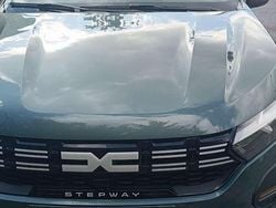 Verde Usata 2024 Dacia Sandero Extreme Tre volumi | 14.300 € (Ottimo prezzo)