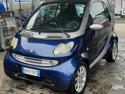 Blu/azzurro Usata 2004 Smart ForTwo Coupé Due volumi | 2100 € (Ottimo prezzo)