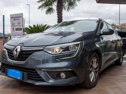 Grigio(met.) Usata 2017 Renault Mégane GrandTour Zen Station wagon | 10.450 € (Buon prezzo)