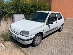 Usata 1997 Renault Clio Due volumi | 1000 €