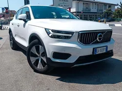 Bianco Usata 2022 Volvo XC40 Core SUV | 30.500 € (Buon prezzo)