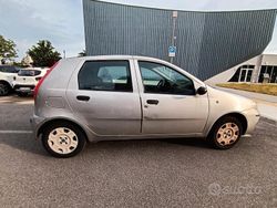 Grigio Usata 2004 Fiat Punto Due volumi | 2200 € (Buon prezzo)